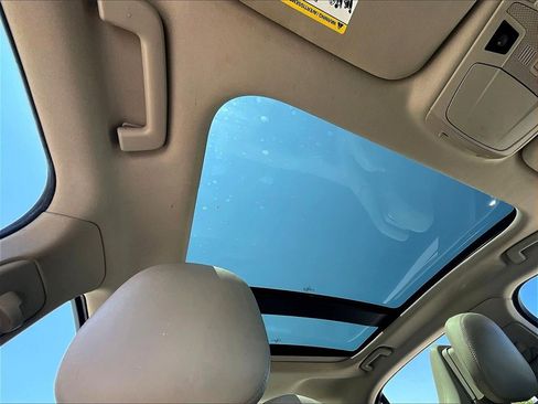 Used 2017 Lincoln Continental Reserve w/ Technology Package image 19