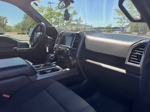 Used 2017 Ford F150 XLT w/ Equipment Group 302A Luxury AWD/4WD image 17