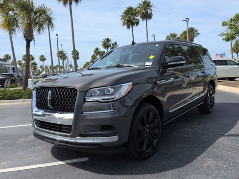 Used 2023 Lincoln Navigator L Black Label AWD/4WD image 8
