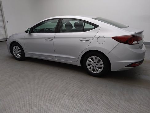 Used 2019 Hyundai Elantra SE FWD image 3