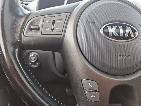 Used 2013 Kia Soul + w/ Audio Pkg image 25