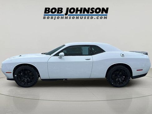 Used 2023 Dodge Challenger SXT w/ Plus Package image 4