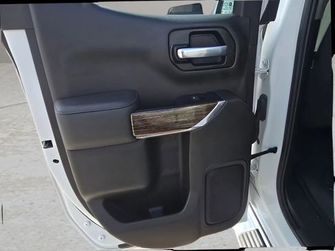 Used 2022 GMC Sierra 1500 SLE AWD/4WD image 11