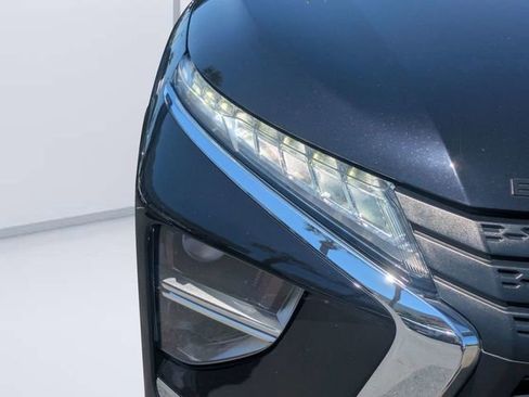 Used 2022 Mitsubishi Eclipse Cross LE FWD image 9