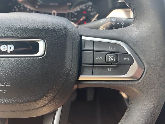 Used 2023 Jeep Compass Latitude AWD/4WD image 19