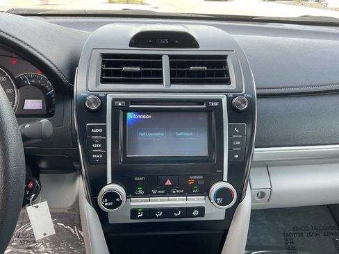 Used 2012 Toyota Camry LE image 21