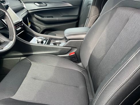 New 2025 Jeep Grand Cherokee Laredo X w/ Luxury Tech Group I AWD/4WD image 14