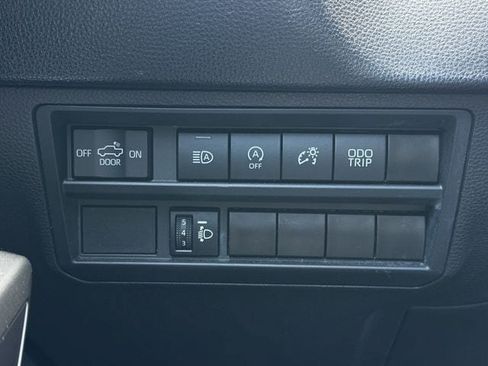 Used 2022 Toyota Tundra SR5 AWD/4WD image 21