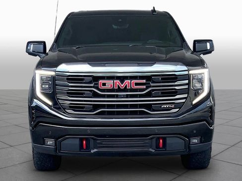 Used 2024 GMC Sierra 1500 AT4 w/ Technology Package AWD/4WD image 4