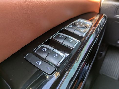 Used 2024 Kia Carnival SX Prestige image 28