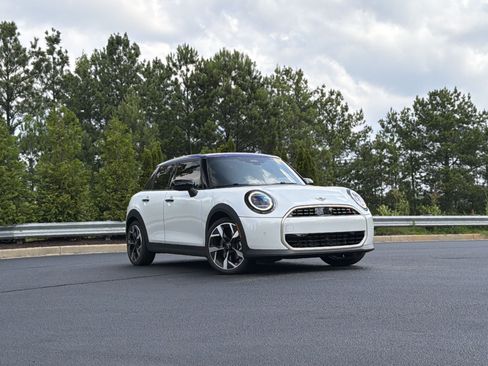 Used 2025 MINI Cooper S FWD image 2