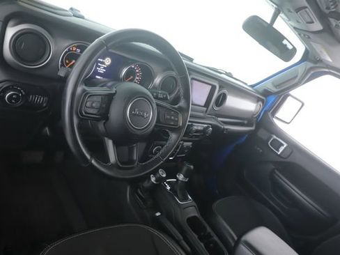 Used 2021 Jeep Gladiator Sport AWD/4WD image 17