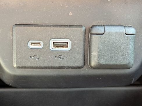 Used 2022 Chevrolet Silverado 1500 LTZ image 21