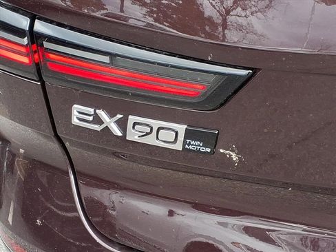 New 2025 Volvo EX90 Plus w/ Protection Package Premier image 5