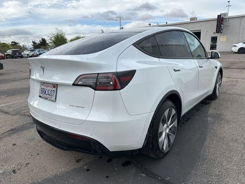 Used 2020 Tesla Model Y Long Range image 4