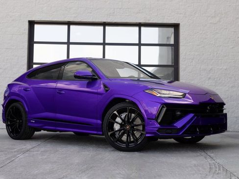 Used 2024 Lamborghini Urus S image 1