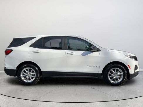 Used 2024 Chevrolet Equinox LS w/ LS Convenience Package FWD image 6