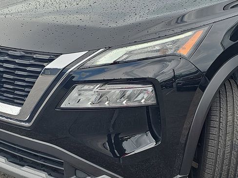 Used 2023 Nissan Rogue SV FWD image 33