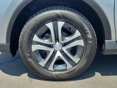 Used 2018 Toyota RAV4 LE w/ All Weather Liner Package FWD image 22
