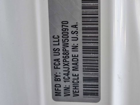 Used 2023 Jeep Wrangler Unlimited Sahara image 25