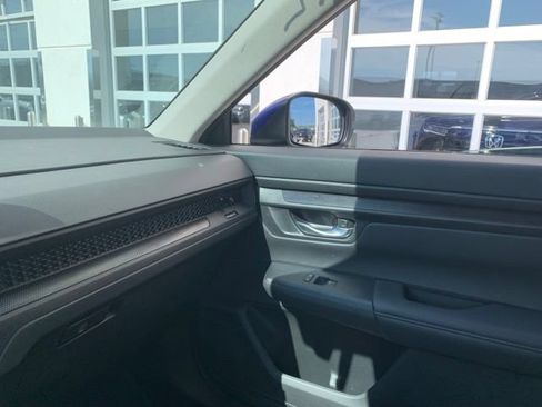 Used 2025 Honda CR-V LX image 11