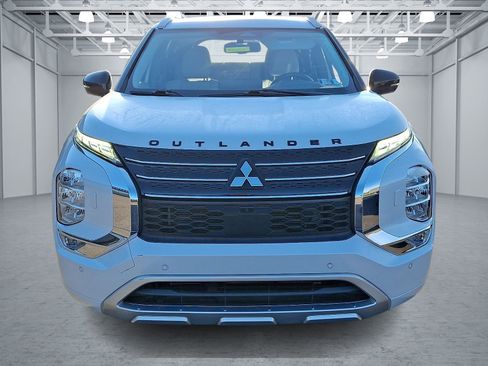 Used 2022 Mitsubishi Outlander SEL image 2