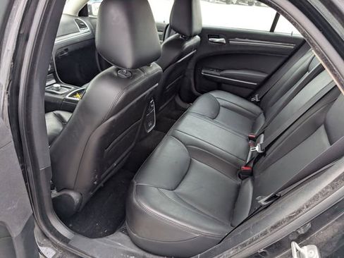 Used 2022 Chrysler 300 Touring L image 11