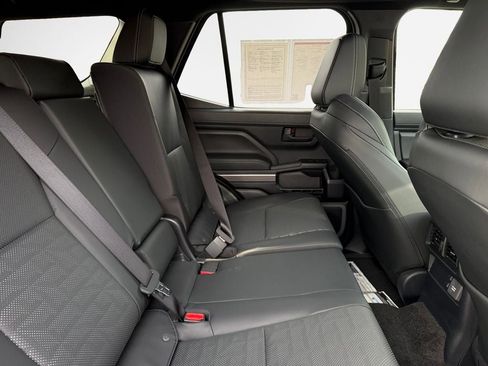 Certified 2025 Toyota 4Runner TRD Off-Road Premium image 28