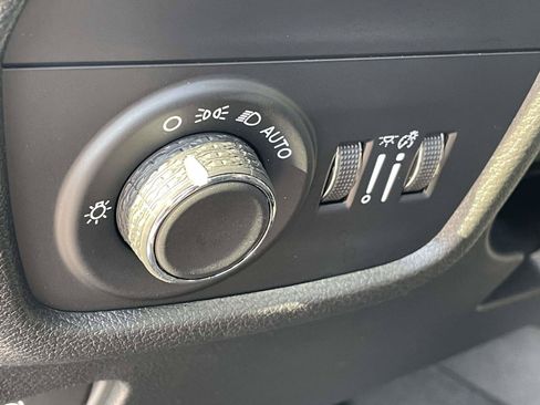 Used 2025 Jeep Grand Cherokee Altitude AWD/4WD image 19