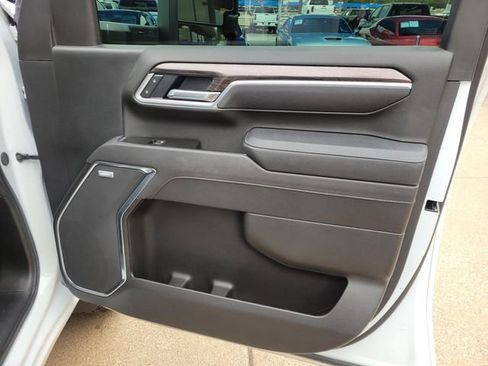 Certified 2025 Chevrolet Silverado 2500 LTZ w/ LTZ Convenience Package image 9