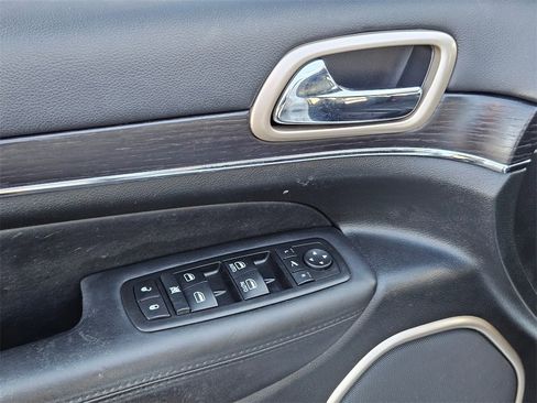 Used 2014 Jeep Grand Cherokee Summit image 11