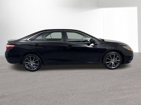 Used 2017 Toyota Camry XSE FWD image 35