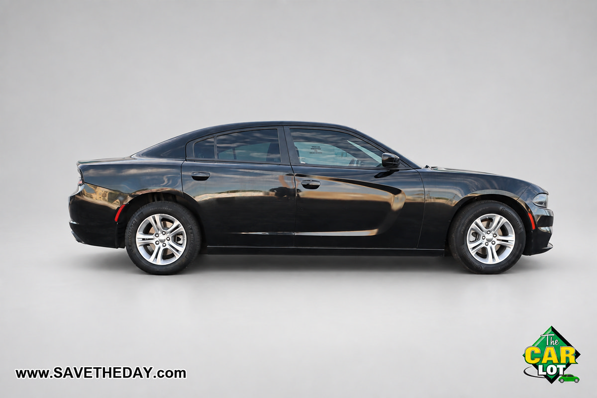 Used 2022 Dodge Charger SXT RWD image 9