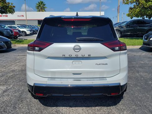 Certified 2024 Nissan Rogue Platinum FWD image 6