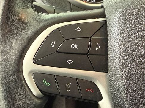 Used 2016 Jeep Cherokee Limited w/ Luxury Group image 21