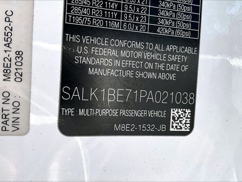 Used 2023 Land Rover Range Rover Long Wheelbase Autobiography image 34