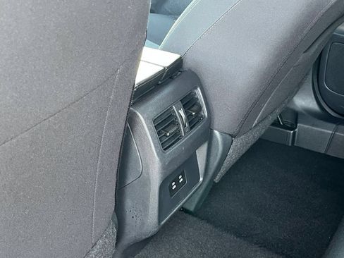 Used 2025 Nissan Rogue SV FWD image 24