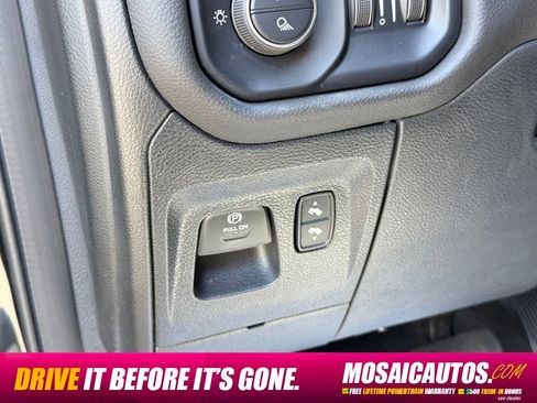 Used 2025 RAM 1500 Laramie AWD/4WD image 27
