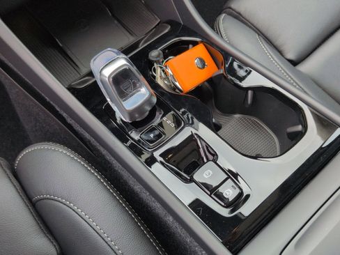 New 2026 Volvo XC40 B5 Plus w/ Protection Package Premier image 22