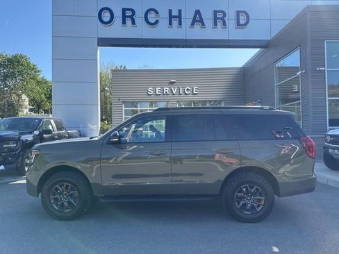 Used 2025 Ford Expedition Tremor AWD/4WD image 2