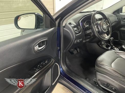 Used 2018 Jeep Compass Limited AWD/4WD image 11