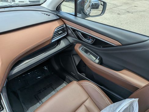 Used 2020 Subaru Outback Touring AWD/4WD image 18