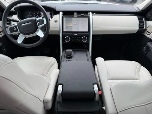 Used 2025 Land Rover Discovery S AWD/4WD image 21