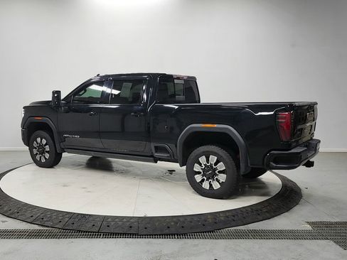 Used 2024 GMC Sierra 2500 AT4 w/ Technology Package AWD/4WD image 5