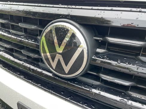 Used 2023 Volkswagen Atlas SEL R-Line image 10