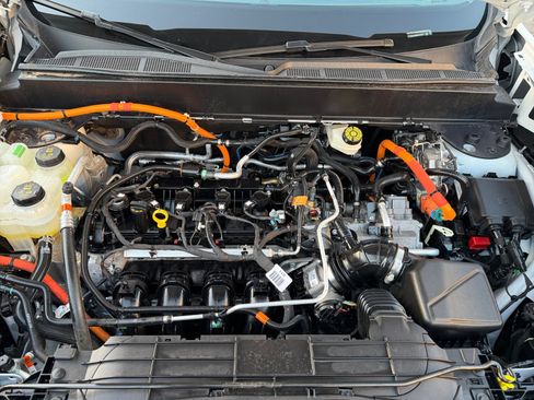 Certified 2024 Ford Maverick XL FWD image 32