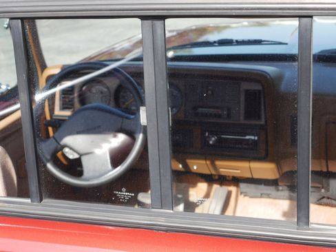 Used 1992 Dodge D/W Truck 150 RWD image 44