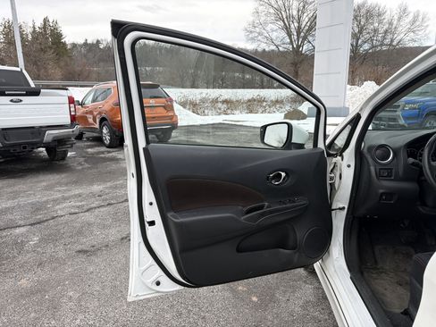 Used 2016 Nissan Versa Note SR image 10