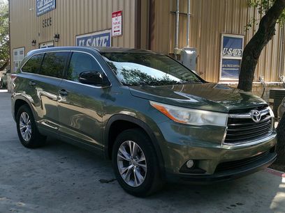 Used 2014 Toyota Highlander LE