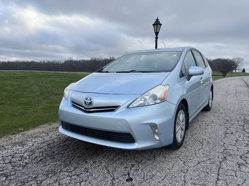 Used 2012 Toyota Prius V Three image 1